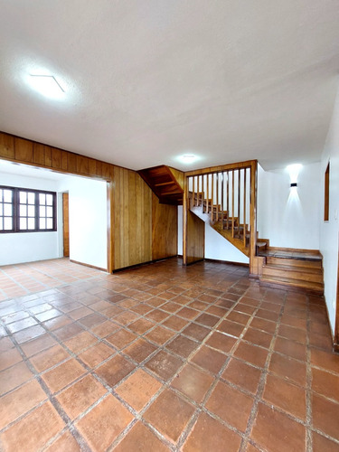 En Venta: Townhouse Urb. Club De Campo, San Antonio De Los Altos
