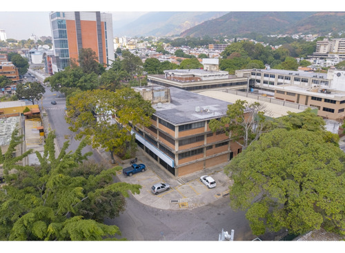 Se Vende Edf Comercial/industrial La Urbina Calle 1 78-25-05