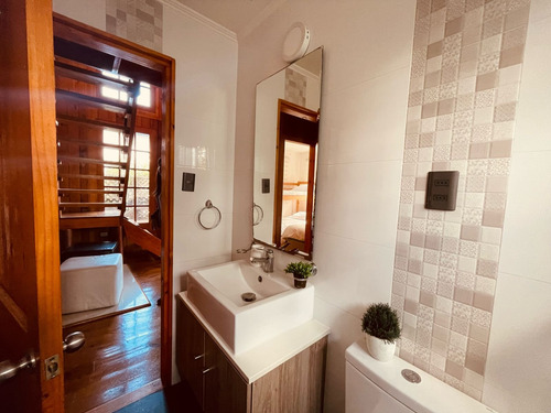 Gran Casa Con Potencial Comercial