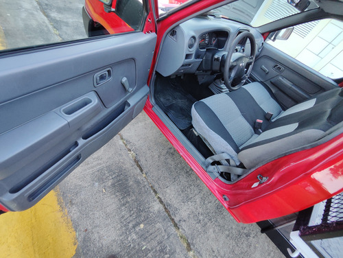 Nissan NP300 2.4 Pick-up Dh Mt