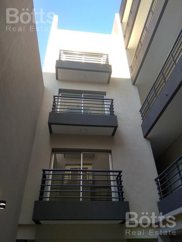 Imagen 16 de 19 de Monoambiente Luminoso Con Enorme Terraza Propia - 95 M2 Totales!!! - Financiado