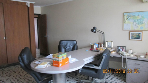 Comercial En Venta En El Centro Maracay Codigo 21- 11418 Jla