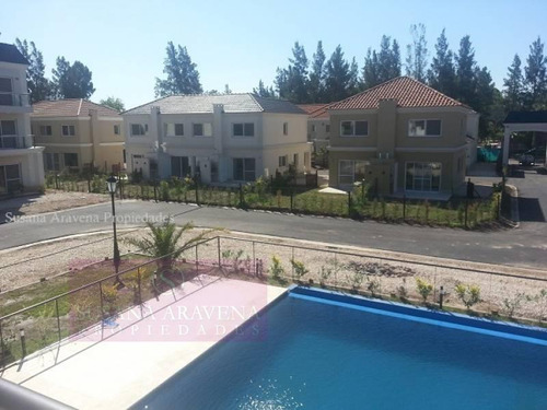 Dúplex En Venta En Boulevard Del Sol, Pilar