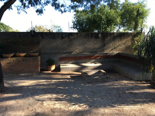 Chacara Lindissima Mogi Mirim, No Bairro São Marcelo, Area Total 2524m2, Area Util 201,3, Com 3 Banheiros, Suite, Campo De Futebol, Piscina Com Bar Anexado, Area De Descanso Com Lareira, Veja As Fotos