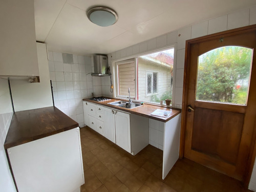 Casa De 78 M2 De2 Pisos, Sector Teja Sur, Isla Teja,valdivia