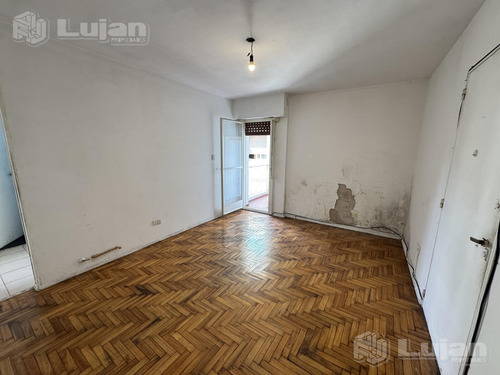 Venta Av Rivadavia Al 8800 2 Ambs Con Balcón !