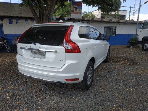 Volvo Xc60 2015/2015 Impecável E Com 4 Pneus Novos