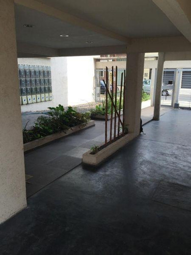 Imagen 3 de 11 de 2 Ambientes Con Cochera Doble Y Terraza Propia Garcia Silva 1553 Moron