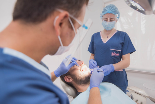 Imagen 3 de 4 de Prótesis Dental Sobre Implante Dental Bicon