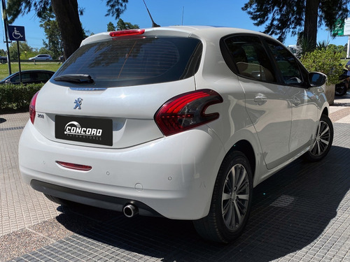 Autos Peugeot 208 Allure 2017 Nav Ford Fiat Renault Gol Golf
