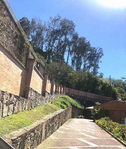 Imagen 1 de 12 de Espectacular Casa Alto Hatillo, La Lagunita, Vista Caracas, Piscina 