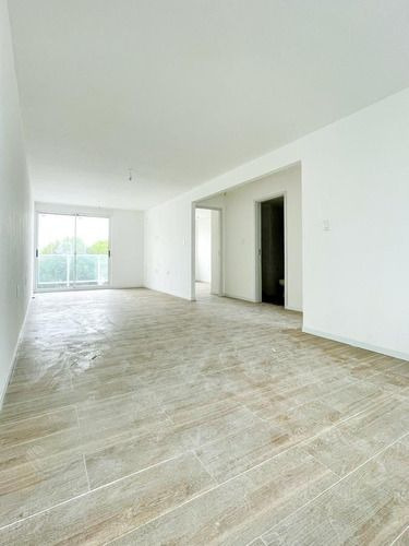 Venta Con Renta De Apartamento De 2 Dormitorios Con Garaje  (ref: Tbr-10)