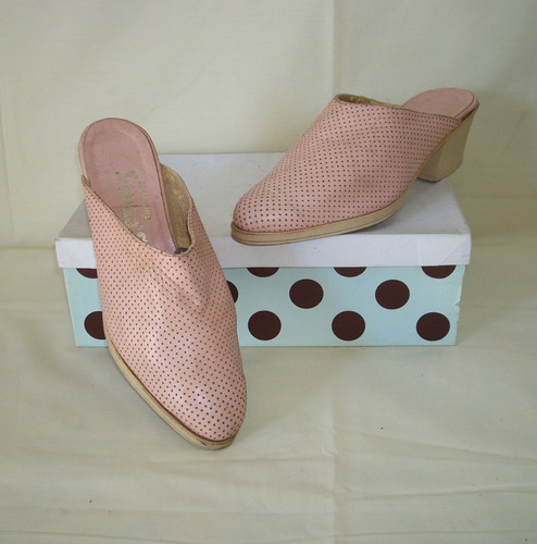 Zapatos Zuecos De Cuero Color Rosa Para Mujer. N° 36