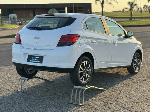 Chevrolet Onix ONIX HATCH LTZ 1.4 8V FlexPower 5p Mec.