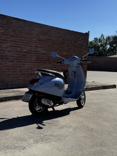 Vespa Primavera 150 - Italiana