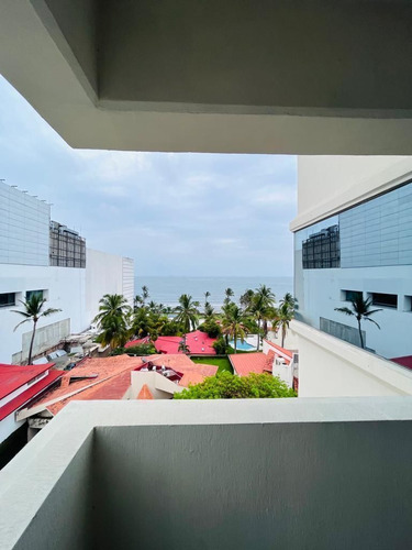 Departamento En Condominio El Mar, Col. Mocambo, Veracruz