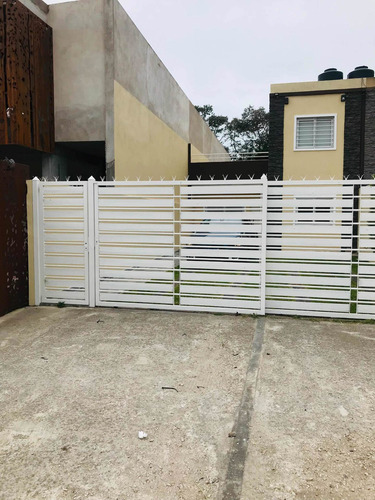 Duplex A 3 Cuadras Del Mar. Exc. Propiedad. Apto Credito..!