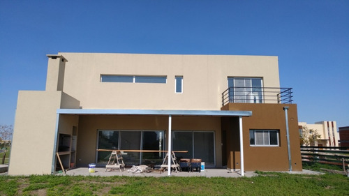 Imagen 2 de 23 de Casa En 2 Plantas De 5 Amb Mas Dependencia. A Estrenar.