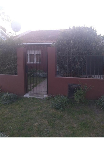 Imagen 1 de 10 de Casa En Venta - 1 Dormitorio 1 Baño - Patio Quincho Garage - 350mts2 - Mar Del Plata