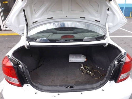 Imagen 5 de 9 de Kia Rio Stylus Sincrónico