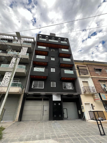 Lobos 19, Wilde ¡espacio Guardacoche En Venta!