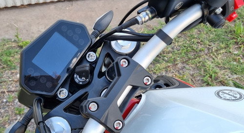 Imagen 11 de 12 de Benelli 302 S