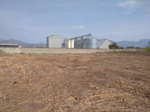 En Venta Amplio Terreno En Zona Industrial De Guacara (att-131)