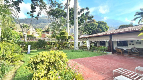 Bella Casa Ubicada En Esquina, De Estructura Tradicional, De Primera Calidad, En Venta Altamira Francis Zeppieri 28/09mls #23-26601 