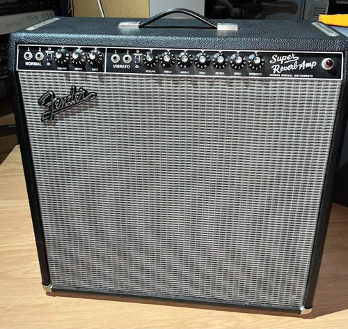 Amplificador De Guitarra Fender Super Reverb Com Case Usa