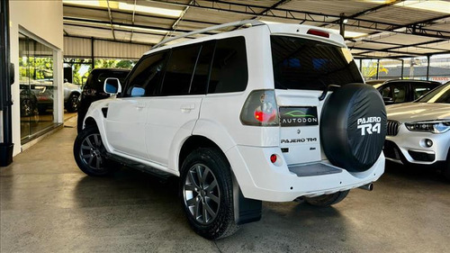 Mitsubishi Pajero TR4 2.0 Flex Automática 4x2 2015