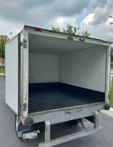 Imagen 6 de 8 de Nissan Np300 2018 Caja Seca