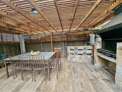 Casa En Venta De 6 Dorm. En Bosques De Montemar, Concón