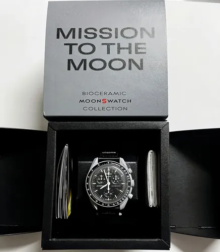 Omega x Swatch Bioceramic moonswatch Mission to the Moon SO33M100