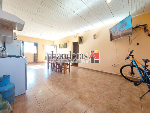 Imagen 5 de 19 de Venta En Block - Dos Casas 3 Amb. - Sobre Lote Propio.