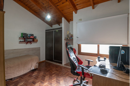 Increíble Casa 3 Dormitorios Junto Con Un Depto