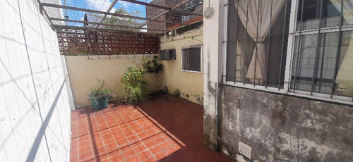 Casa En Alberdi De 2 Dorm, 2 Cocheras, 2 Baños, 2 Patios..