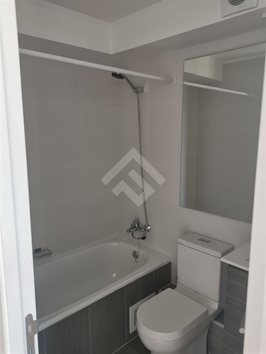 Departamento En Venta De 2 Dorm. 2 Baños Metro Plaza Maipú