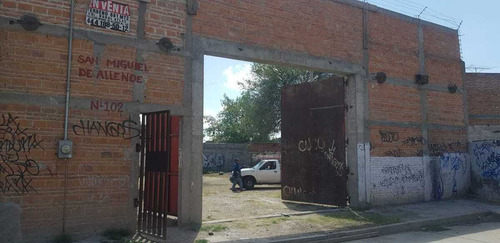 Amplio Terreno Bardeado Y Con Portón En Venta En Col. Rural Atlas, Slp