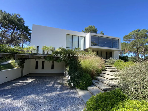 Casa De 4 Dormitorios En Suite, En Pinar Del Faro Jose Ignacio