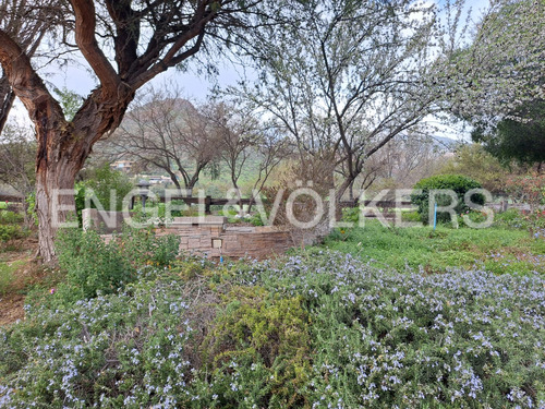 Hacienda, Borde Cancha. Excelente Casa En Venta