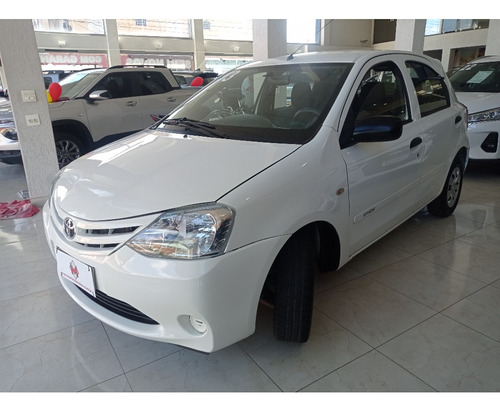 Toyota Etios 1.3 X 16V FLEX 4P MANUAL