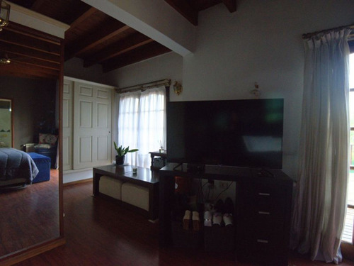Venta Casa 8 Ambientes Amplio Terreno En Ranelagh