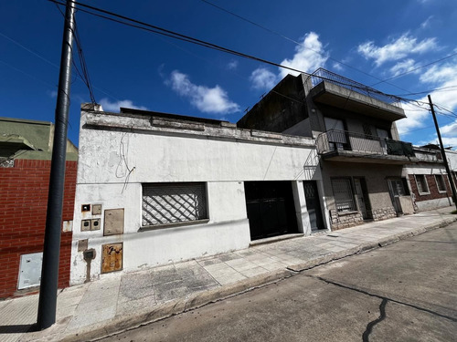 P.h. Con Garage Y Terraza En Parque Avellaneda.