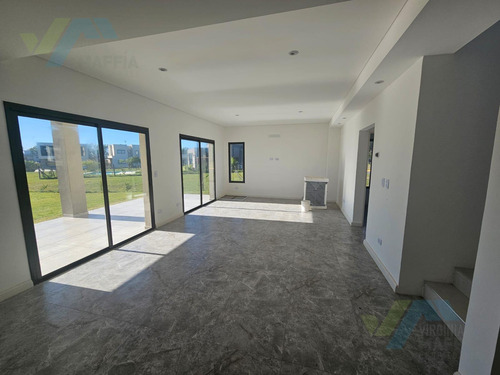 Casa En Venta - Barrio Cerrado Santa Elisa - Pilar Del Este