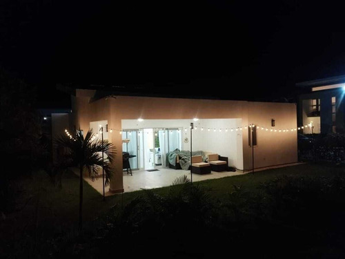 Alquiler Amplia Casa 3 Habitaciones En Vista Cana Bavaro Punta Cana