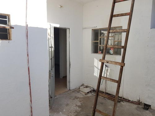 Apartamento De 1 Dormitorio C/patio En Solís Y 33