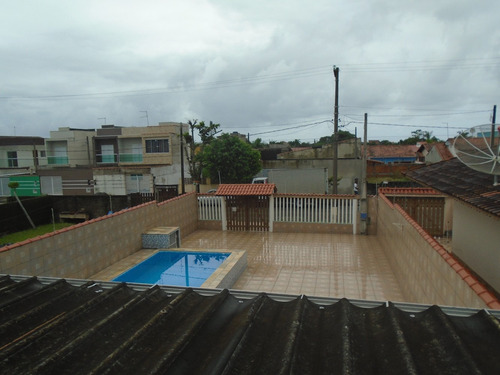 Casa Com Piscina 2 Dormitórios