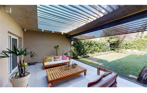 Imagen 19 de 30 de Casa En Venta En Olivos Con Pileta Y Jardin