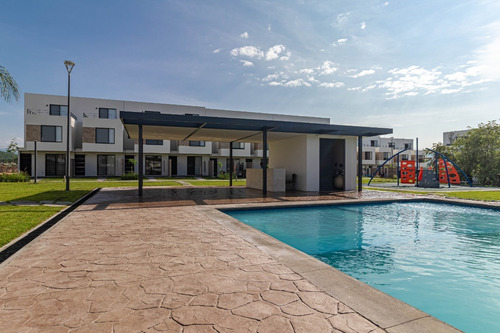 Imagen 2 de 28 de Casa En Venta Con Alberca, Canchas Deportivas,pista De Joggin Etc.