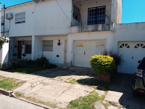 Imagen 1 de 8 de Casa En Barrio Banco Provincia